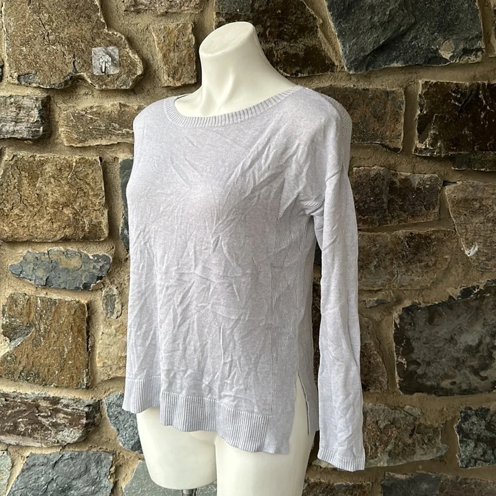 Lululemon Athletic Well Being Sweater in ‘Heathered Vapor’ Gray Size